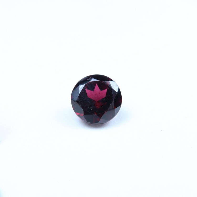 faceted garnet for jewellery making