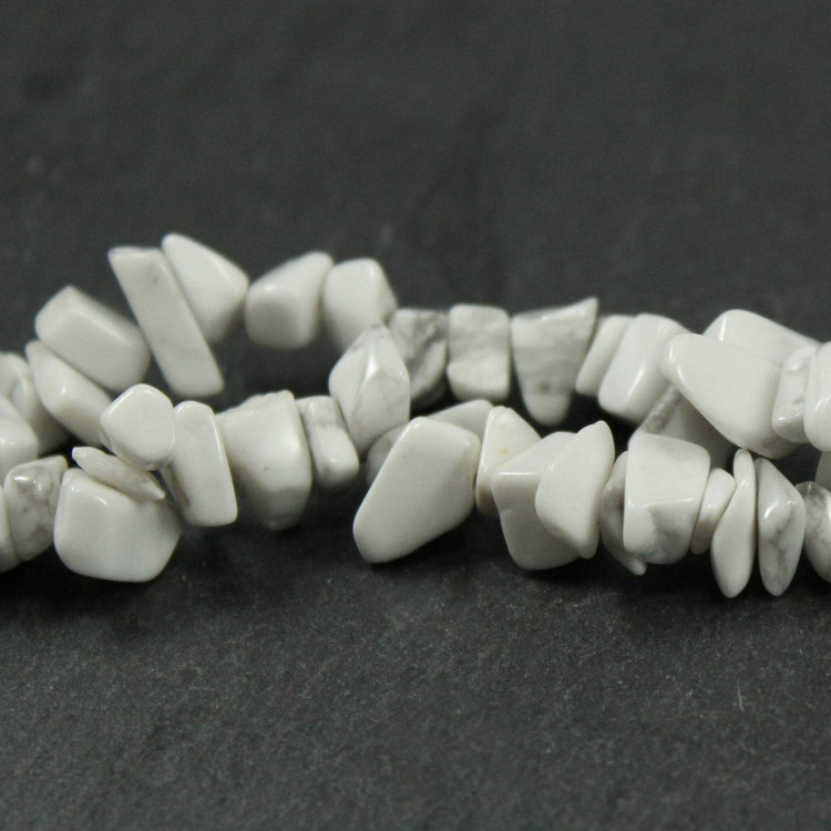 Tumbled White Howlite Chip Beads