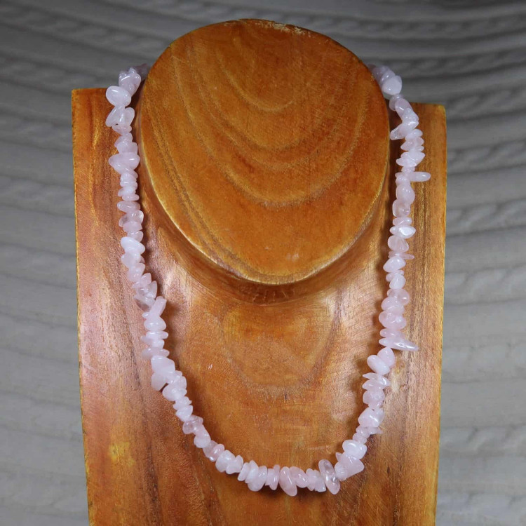 rose quartz gemstone chip bead necklace