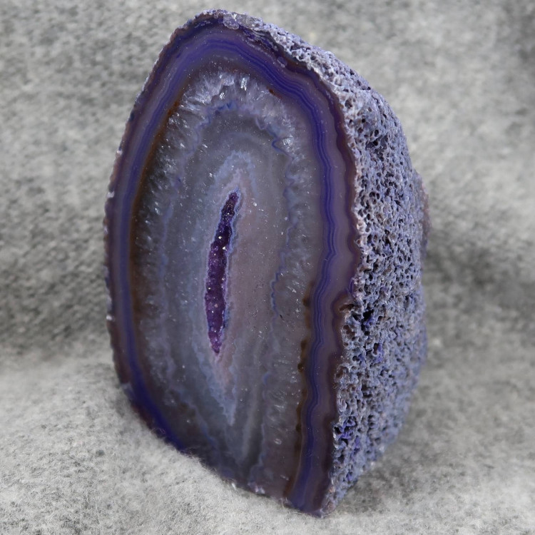 Dyed Agate Geode Standup 1