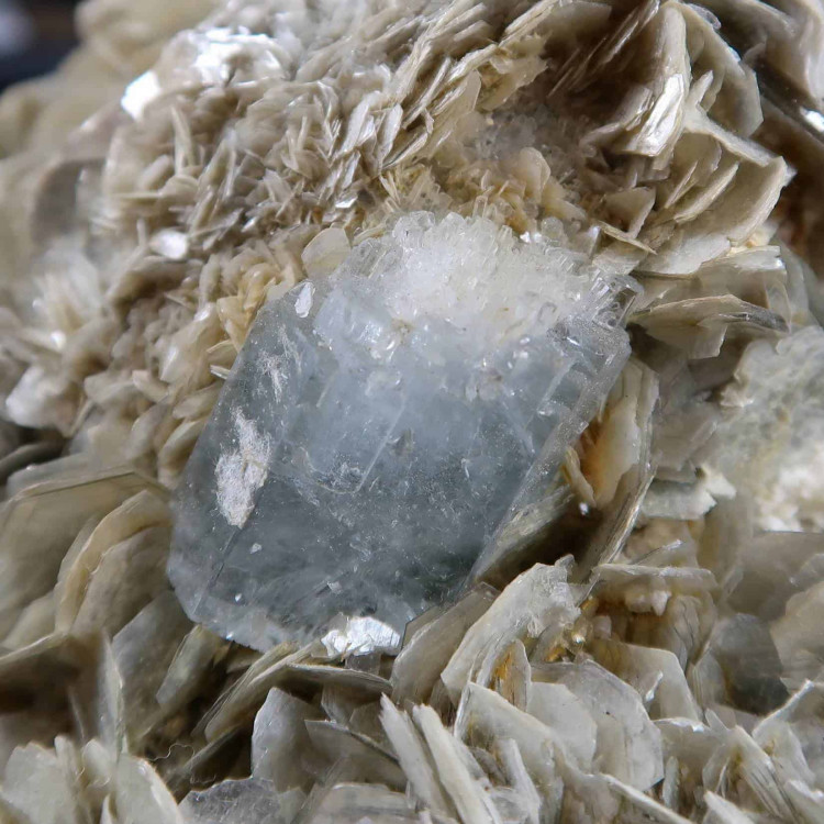 aquamarine and muscovite specimen from afghanistan 6