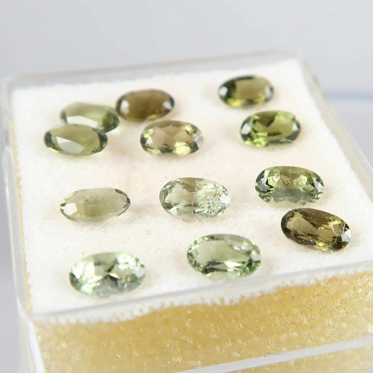 faceted moldavite for jewellery making