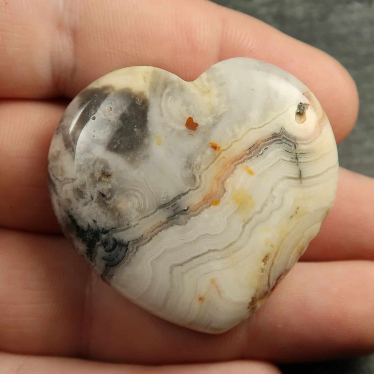 crazy lace agate heart carvings 3