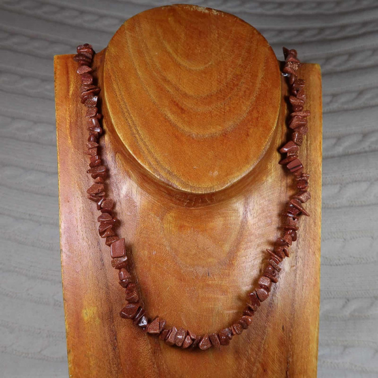 synthetic red goldstone chip bead necklace
