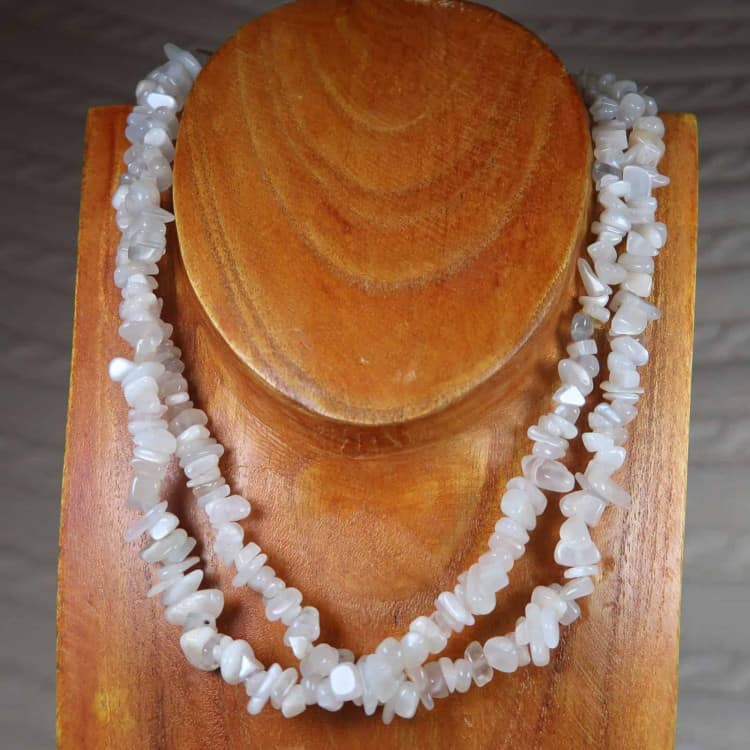 white moonstone chip beaded necklaces (1)