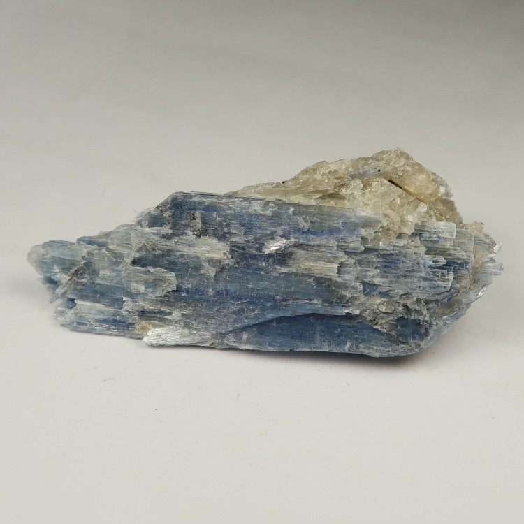 blue kyanite in quartz specimens (34)