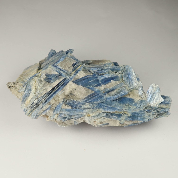 blue kyanite in quartz specimens (9)